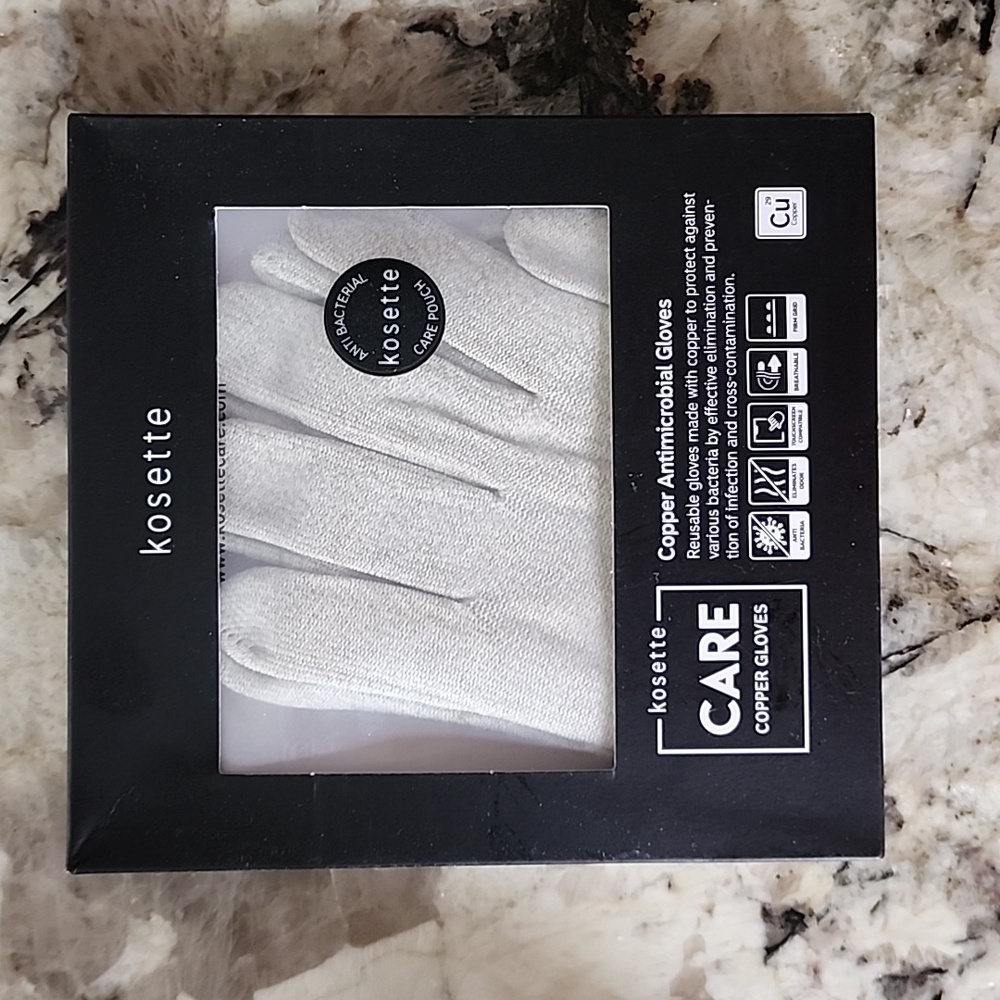 Antimicrobial gloves